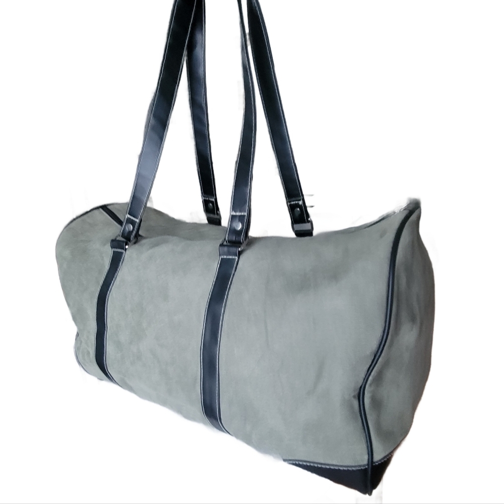 Dufflebag - Picture 2 of 5